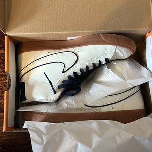 NEW Blazer Mid '77 Premium 'Sail Navy Gum' – Size US 9.5 M